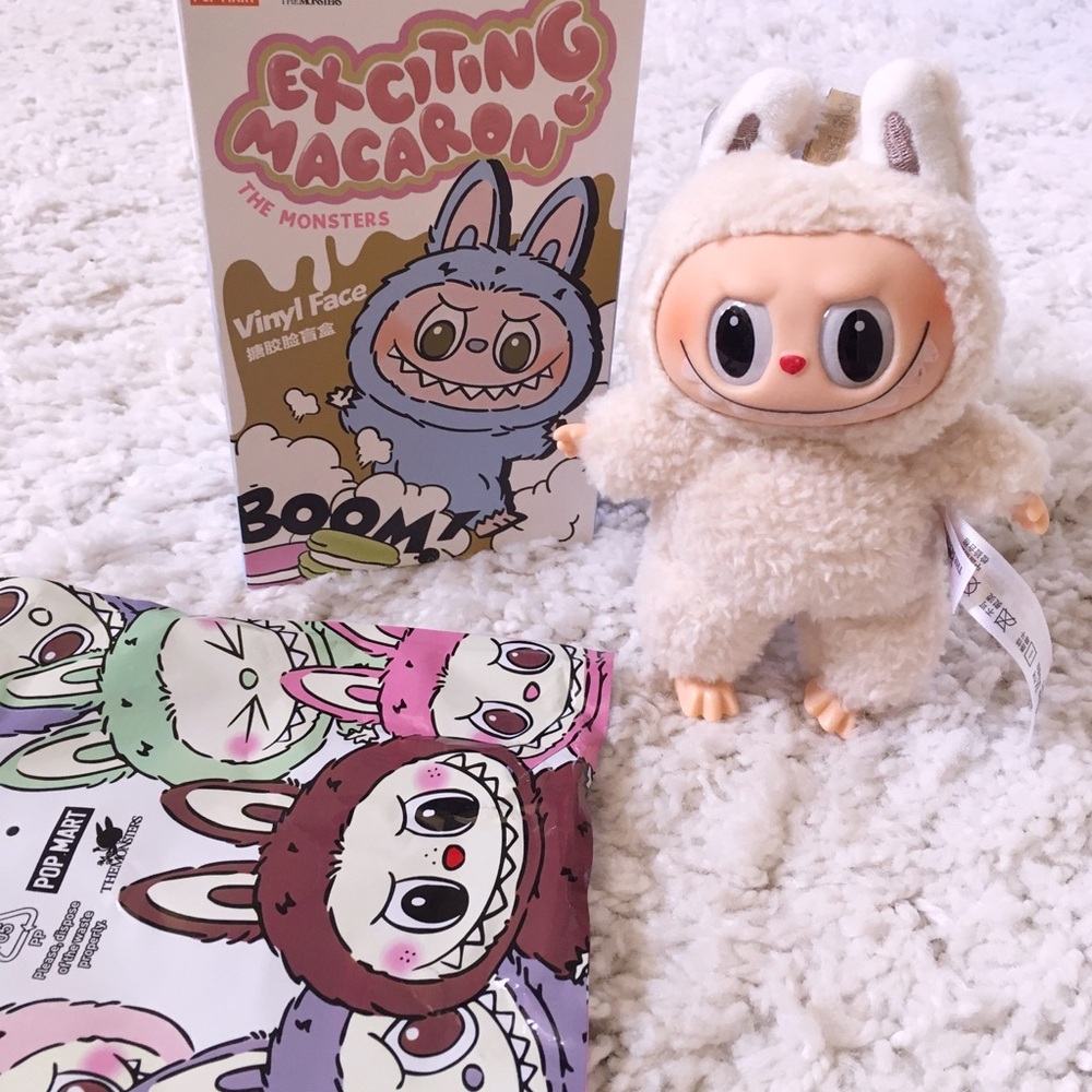 Macaron The Monster, Soymilk, bag charm